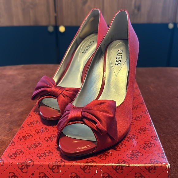 Guess Red Satin Peep Toe Pumps - Picture 5 of 10